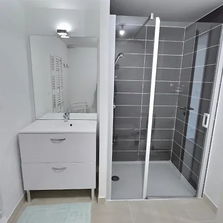Spacieux Et Lumineux Dans Une Proche De La Mer Apartment