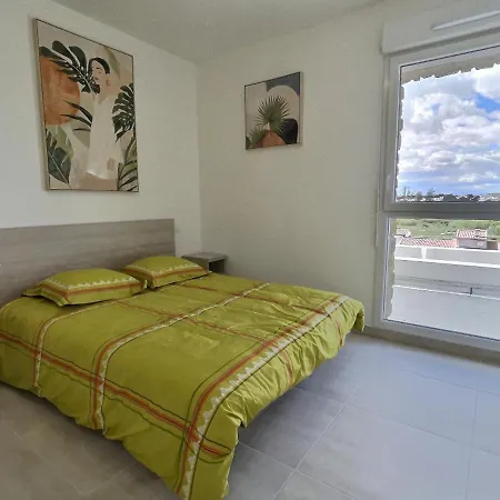 Spacieux Et Lumineux Dans Une Proche De La Mer Apartment